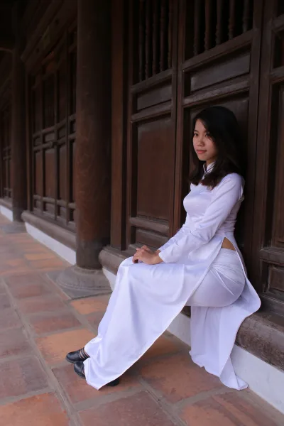 Áo dài trắng lễ chùa nền nã [WW7WWM]