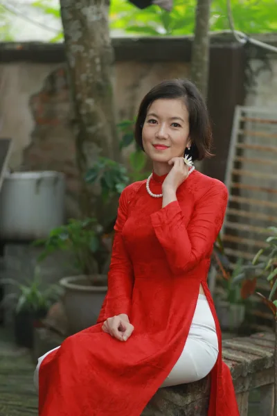 Áo dài đỏ nữ tính [X7EVFA]