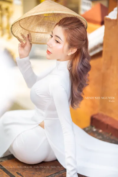 Girl xinh áo dài trắng ấn tượng nón lá [FOFSWG]
