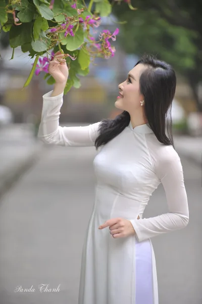 Áo dài trắng hot girl áo dài trắng ấn tượng [Z8NQEG]