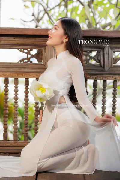 Truyền thống áo dài trắng thướt tha hoa [4PI3OR]