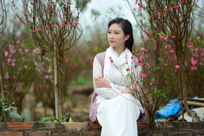 Áo dài trắng hoa đào nét Việt [FB9GQU]