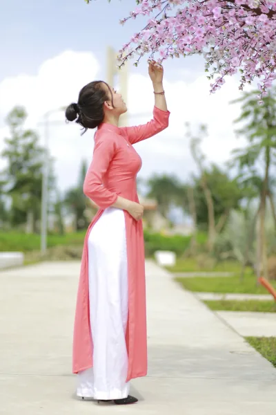 Áo dài hồng hoa thanh tao [UYI06A]