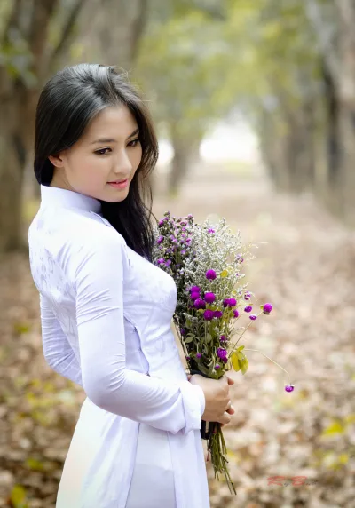 Áo dài trắng cổ điển hoa [G7MQL4]