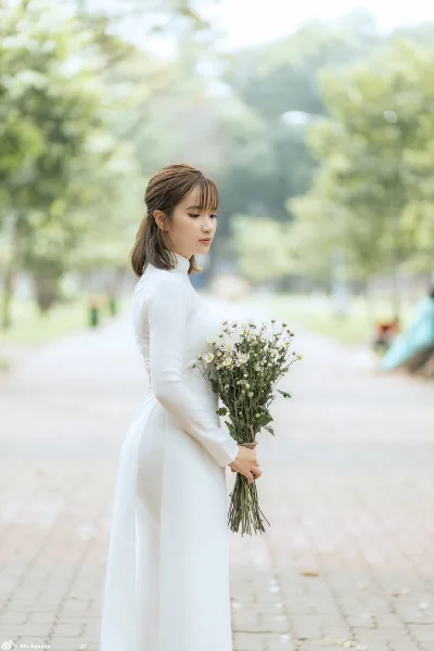 Áo dài trắng hài hòa hoa [PTB8FQ]