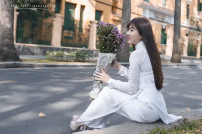 Áo dài trắng hoa đậm chất Việt [AJHX8N]