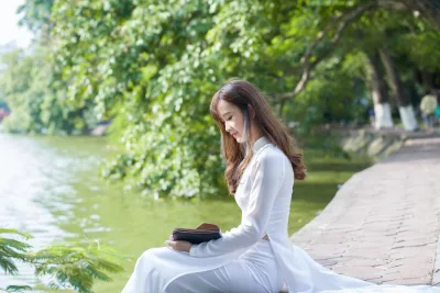 Rạng rỡ áo dài trắng [UECENL]