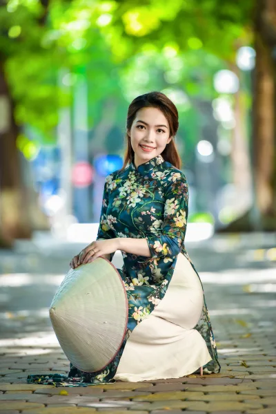 Áo dài họa tiết dịu dàng ngồi dáng điệu đà [2IUEIT]