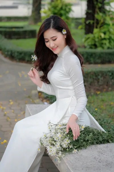 Áo dài trắng nền nã hoa [WYTCGY]