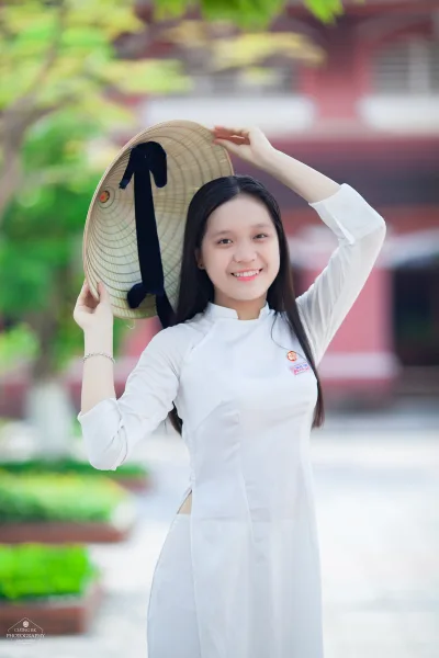 Áo dài trắng gái xinh nón lá truyền thống [JG44LO]