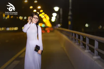 Người đẹp áo dài trắng ấn tượng mắt kính [FKYYGH]