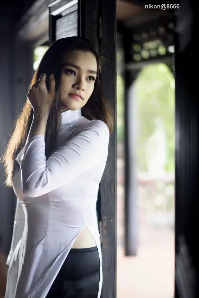 Áo dài trắng nền nã [LNMSCU]