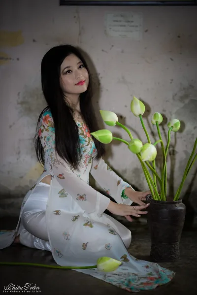 Truyền thống áo dài trắng cổ kính [O27KGX]