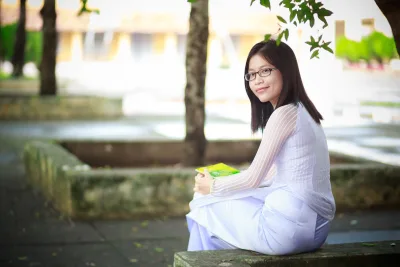 Áo dài trắng nổi bật nữ sinh [ARQM8N]