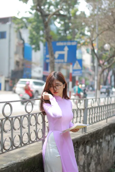 Áo dài hồng mắt kính thướt tha [NUJVWP]