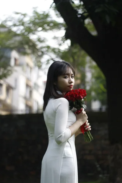 Áo dài trắng đằm thắm kỷ yếu [Z8YSRB]