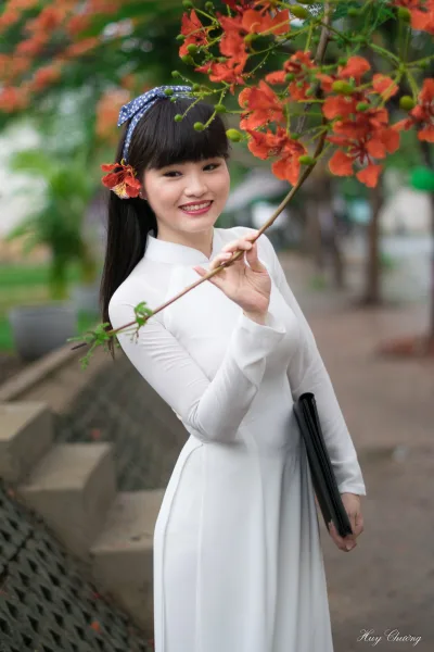 Áo dài trắng cuốn hút [YN44LR]