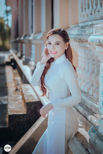 Áo dài trắng lễ chùa nổi bật [0QQ3Z1]