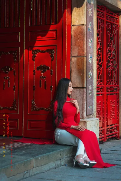 Áo dài trắng nổi bật [P9ER6W]