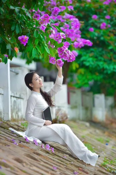 Cổ điển áo dài trắng hoa [FWPMXX]