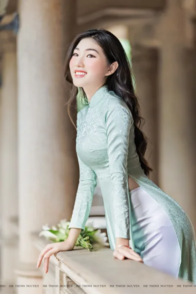 Áo dài xanh hoài cổ trang gala [YO1EH6]