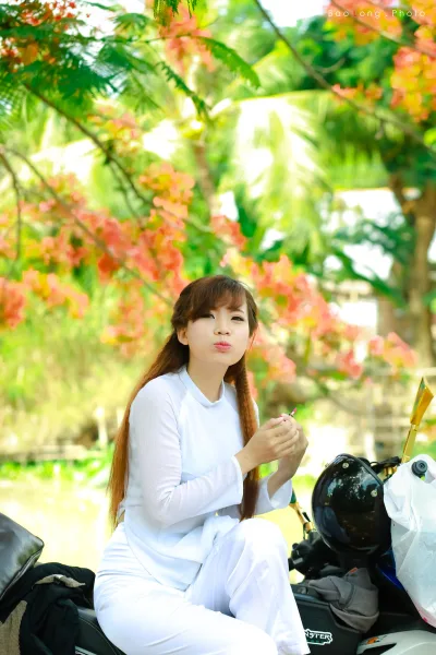 Áo dài trắng rửa mắt với ảnh nữ sinh cuốn hút [8UVP39]