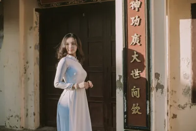 Áo dài trắng nữ tính lễ chùa [88VQUG]