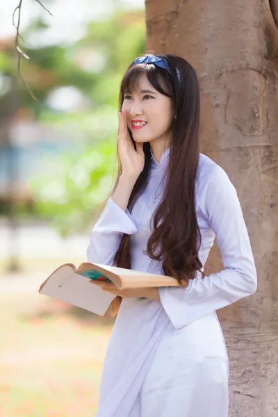 Hài hòa áo dài trắng nữ sinh [V9LZG9]