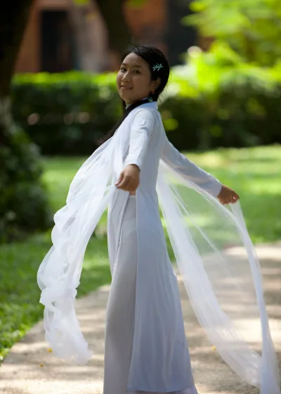 Áo dài trắng tuyển chọn [WQOZGJ]