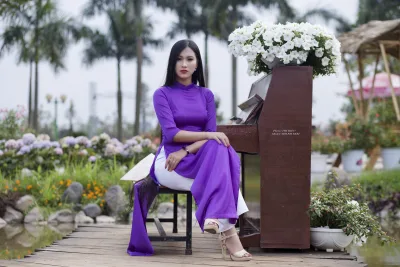 Vẻ đẹp áo dài tím thanh thoát [WBOVS4]