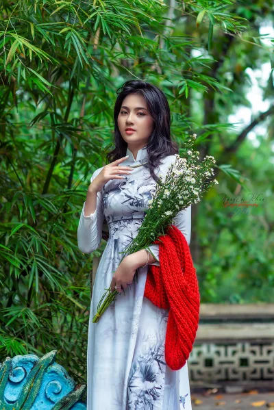 Áo dài họa tiết ấn tượng hoa [UCJ7XZ]