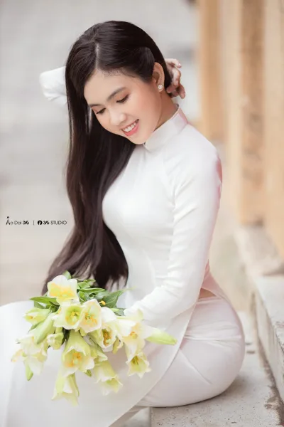 Rửa mắt với ảnh áo dài trắng nét Việt [QQAM0J]