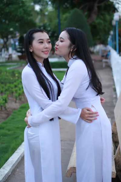 Áo dài trắng chị chị em em thanh nhã [XSCEFK]