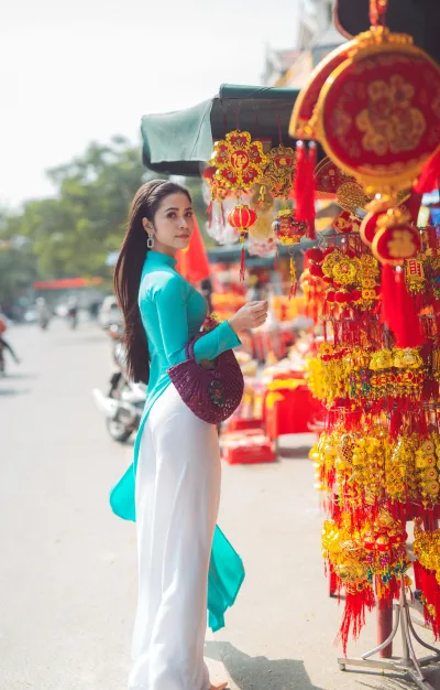 Áo dài xanh hài hòa đón tết [NQAFMX]