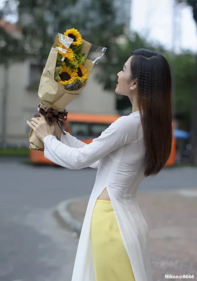 Áo dài trắng hoa duyên thầm [B5UTGV]