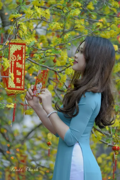 Quý phái áo dài trắng đón tết [UCRPHM]