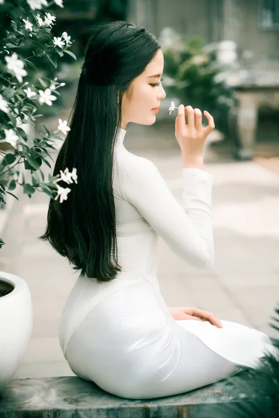 Rửa mắt với ảnh áo dài trắng sang trọng [LSYIAW]