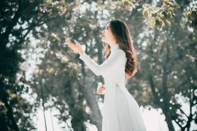 Áo dài trắng áo dài trắng mộc mạc [Q7IL5D]
