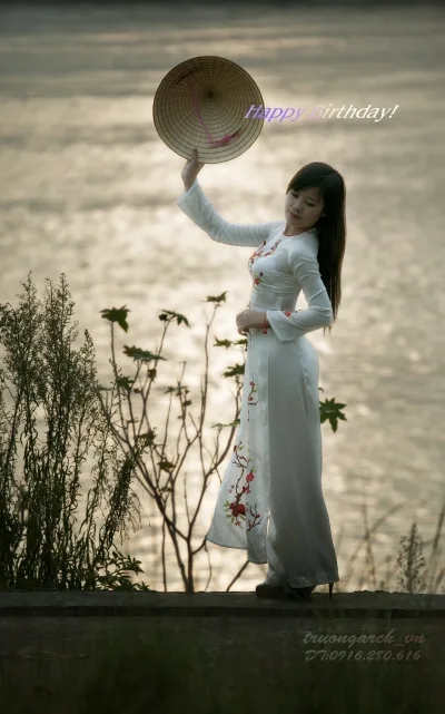 Nổi bật áo dài trắng nón lá [IK702S]