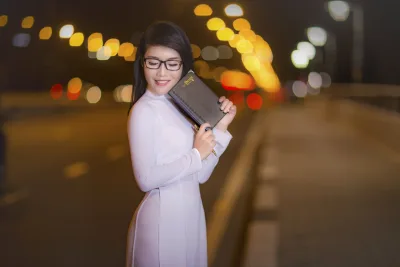 Đằm thắm áo dài trắng mắt kính [GM8KCU]