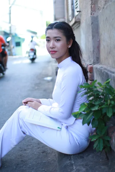 Áo dài trắng girl xinh thanh lịch [3IKPZA]