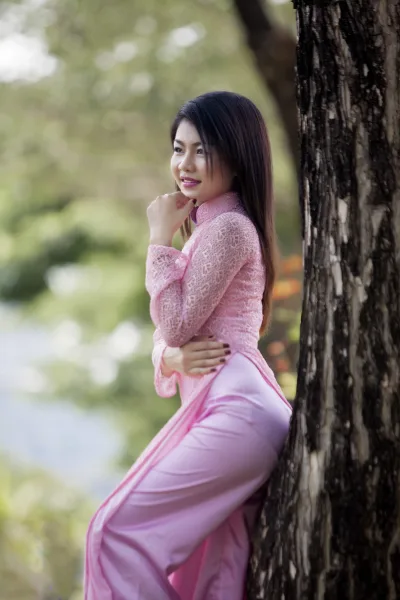 Áo dài hồng đằm thắm [IQ4KAE]
