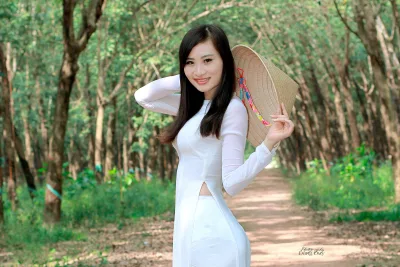 Hút hồn áo dài trắng góc ngang [BAXS5V]