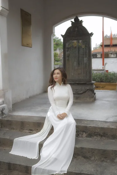 Vẻ đẹp áo dài áo dài trắng hiện đại lễ chùa [YYWAKT]