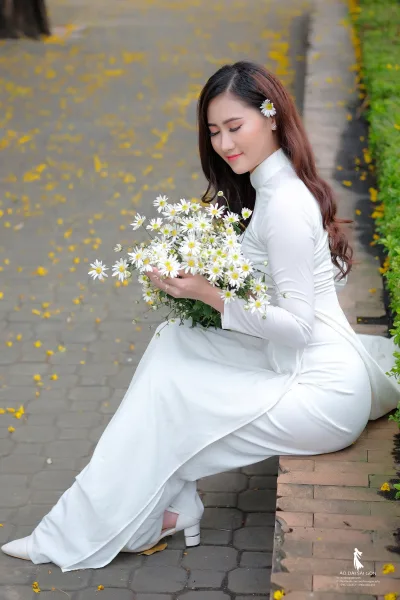 Áo dài trắng nhẹ nhàng hoa [N9E6ZX]