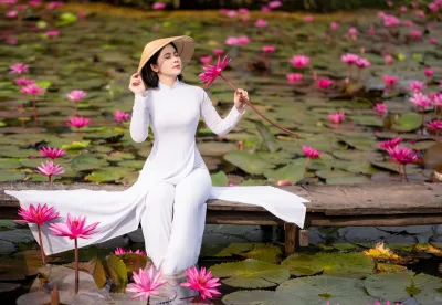 Áo dài trắng nón lá thướt tha [KMBKKA]