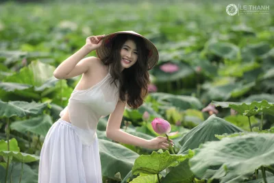 Hài hòa áo dài trắng hoa sen [SOJBUB]