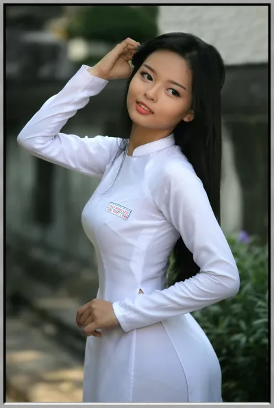 Khoảnh khắc áo dài trắng vẻ đẹp Việt Nam góc ngang [4KYKDA]