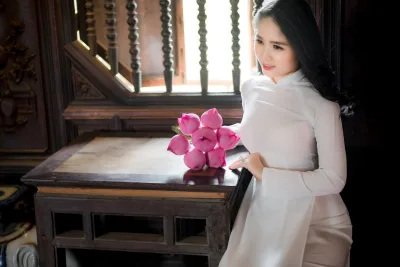 Áo dài trắng thanh tao hoa sen [AUO2XA]