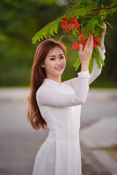 Thanh lịch áo dài trắng hoa phượng [UAJNF2]